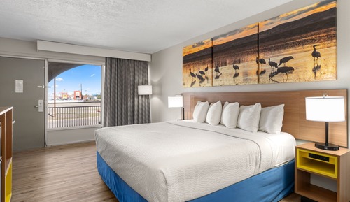 Standard Room, 1 King Bed