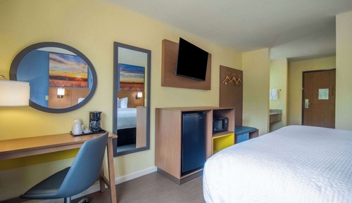 Room, 2 Queen Beds, Non Smoking