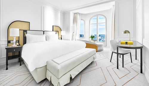 Classic Room, 1 King Bed, Balcony, City View