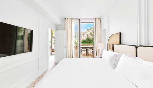 Classic Room, 1 King Bed, Garden View
