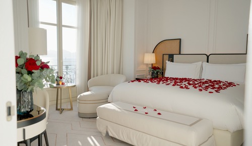 Premium Room, 1 King Bed, Balcony, Sea View
