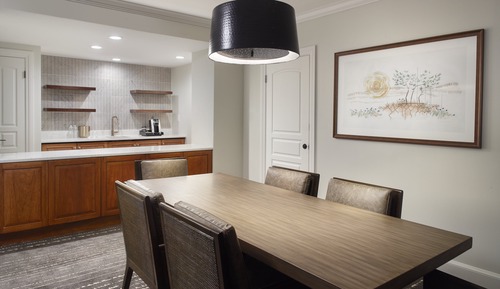 Premium Suite, River View (Parlor Suite)