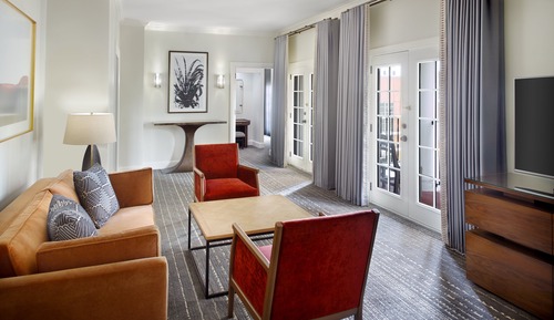Suite, 1 King Bed (Navarro Suite)