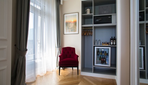 Premium Suite