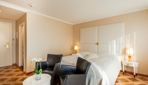 Triple Room, River View