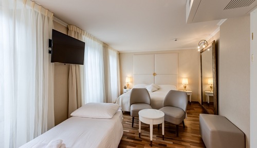 Triple Room, City View