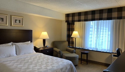 Standard Room, 1 Queen Bed
