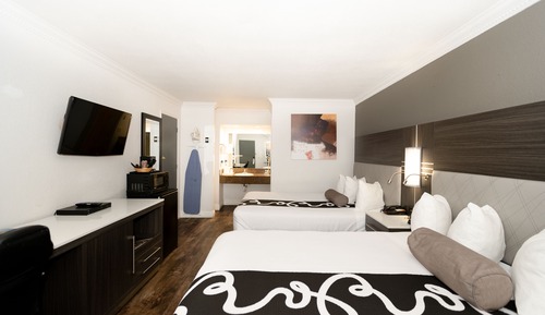 Room, 2 Queen Beds, Accessible, Non Smoking