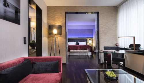 Suite (with free Club Lounge Access)