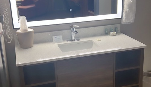 Room, 1 King Bed, Bathtub Grab Bars, Non Smoking (Mobility Accessible)