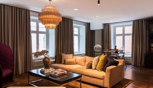 Suite (Large Street)