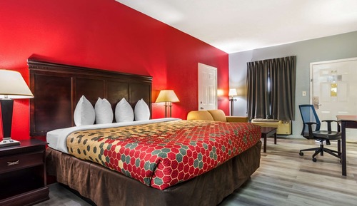 Standard Room, 1 King Bed, Smoking