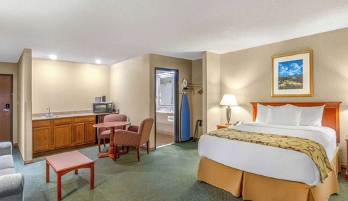 Suite, Multiple Beds, Non Smoking (One-Bedroom)