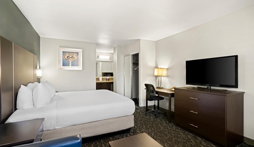 Standard Room, 1 King Bed, Non Smoking, Refrigerator & Microwave