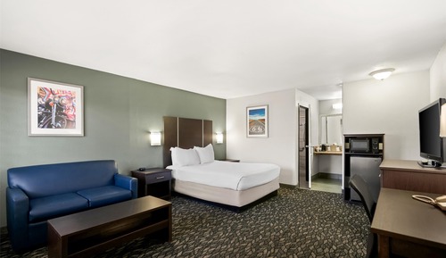 Standard Room, 1 Queen Bed, Accessible, Non Smoking