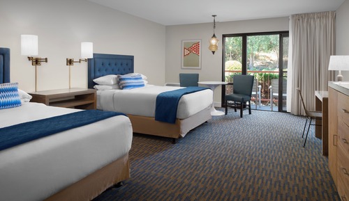 Standard Room, 2 Queen Beds (Two Queen Guestroom)