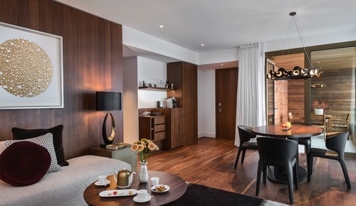 Contemporary Lake view Panorama Suite with Spa Access