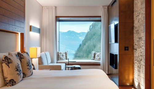 Contemporary Deluxe room with Spa Access