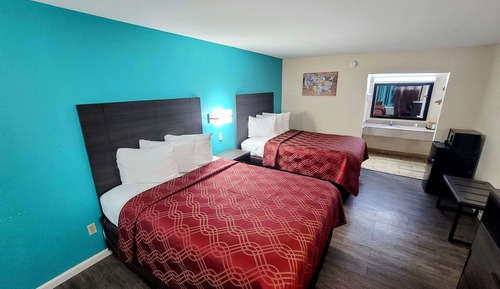 Standard Room, 2 Queen Beds, Smoking, Ground Floor