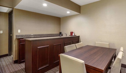 Suite, Multiple Beds, Non Smoking (Upgrade)