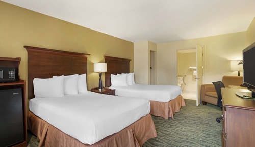 Standard Room, 2 Double Beds, Accessible, Bathtub