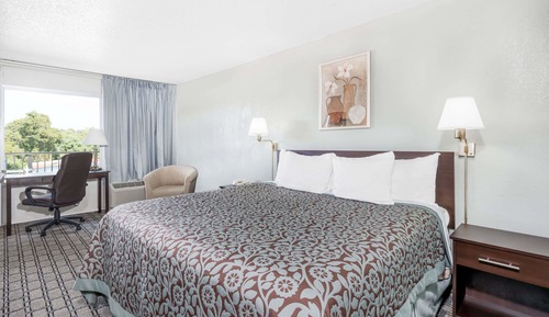 Standard Room, 1 King Bed