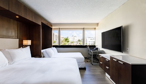 Deluxe Room, Multiple Beds, Garden View