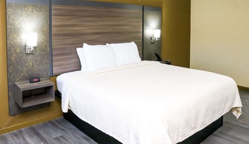 Standard Room, 1 King Bed, Non Smoking