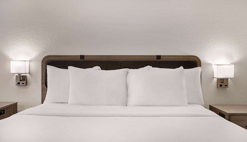 Deluxe Studio Suite, 1 King Bed, Non Smoking