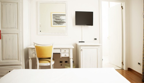 Superior Double or Twin Room, 1 Bedroom, Non Smoking, Lake View