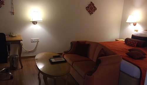 Deluxe Suite City View Queen Bed