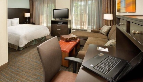 Studio Suite, 1 Double Bed, Roll-in Shower, Kitchen (Communications, Roll-In Shower)