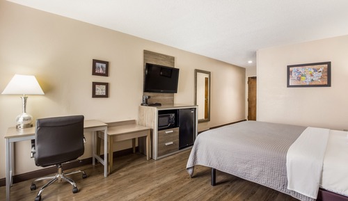 Standard Room, 1 King Bed, Accessible, Non Smoking