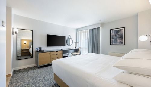 Room, 1 King Bed, Accessible (Mobility & Hearing)
