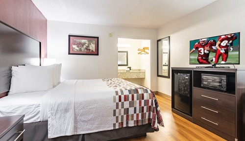 Superior Room, 1 King Bed, Smoking
