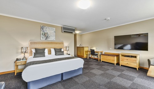 Premier Room, 1 King Bed