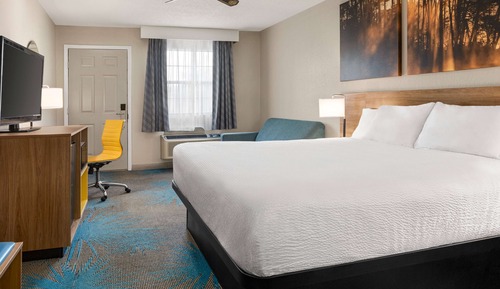 Standard Room, 1 King Bed