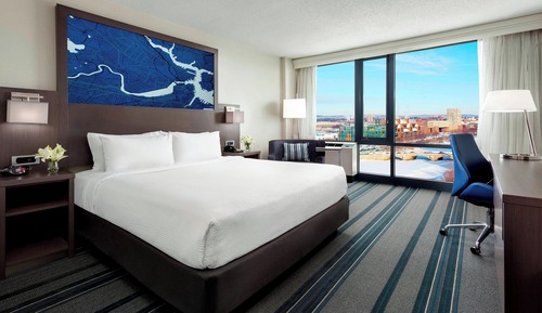 Room, 1 King Bed, Non Smoking, River View (Hearing Accessible)