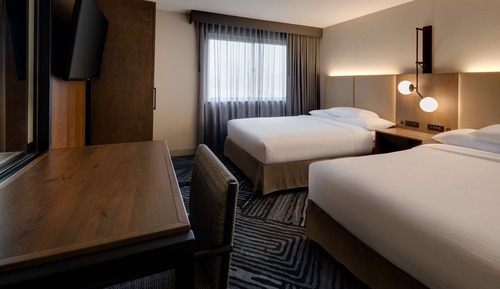 Suite, 2 Queen Beds, Accessible