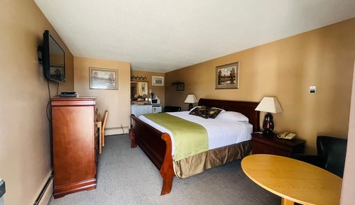 Room, 1 King Bed, Non Smoking