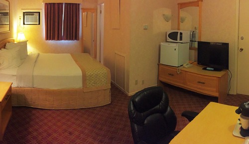Standard Room, 1 Queen Bed