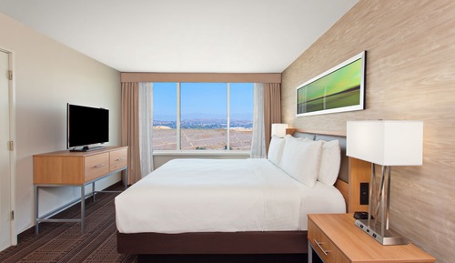 Standard Room, 1 Queen Bed, Roll-in Shower (Mobility Accessible)