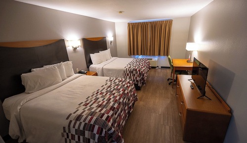 Deluxe Room, 2 Queen Beds (Smoke Free)