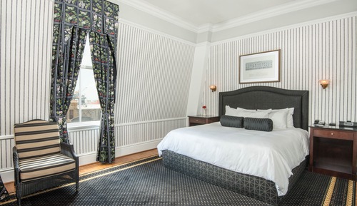 Deluxe Room, 1 King Bed (Mobility Accessible, Roll-in Shower)