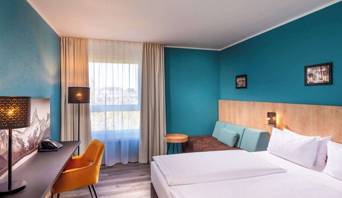 Privilege, Room, 1 Queen Bed