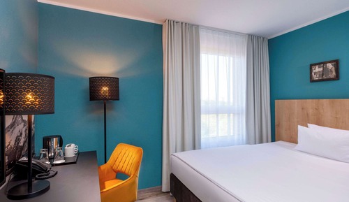 Standard Room, 1 Queen Bed