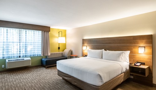 Standard Room, 1 King Bed (Extra Floor Space)