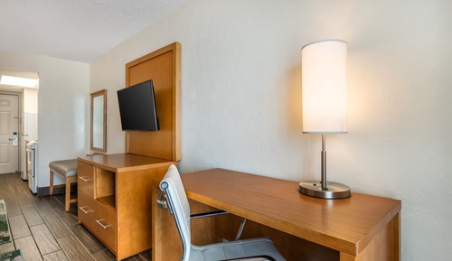 Deluxe Room, 1 King Bed with Sofa bed, Kitchenette, Oceanfront