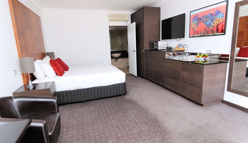 Superior Room, 1 King Bed, Non Smoking, Ground Floor