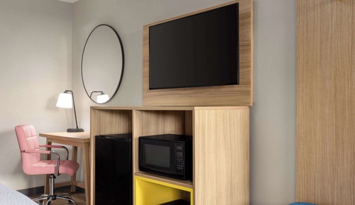 Room, 1 King Bed, Accessible